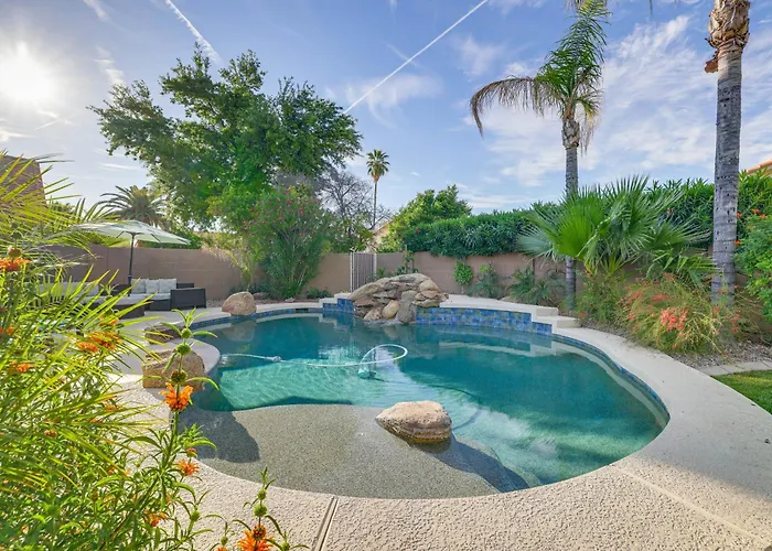 Heated Pool & Patio: Retreat Near Hiking! Tempe