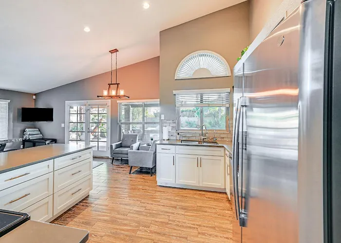 Heated Pool & Patio: Retreat Near Hiking!